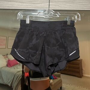 Lululemon Hotty Hot 2.5”